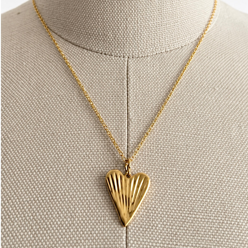 Ridged Heart Necklace ©️