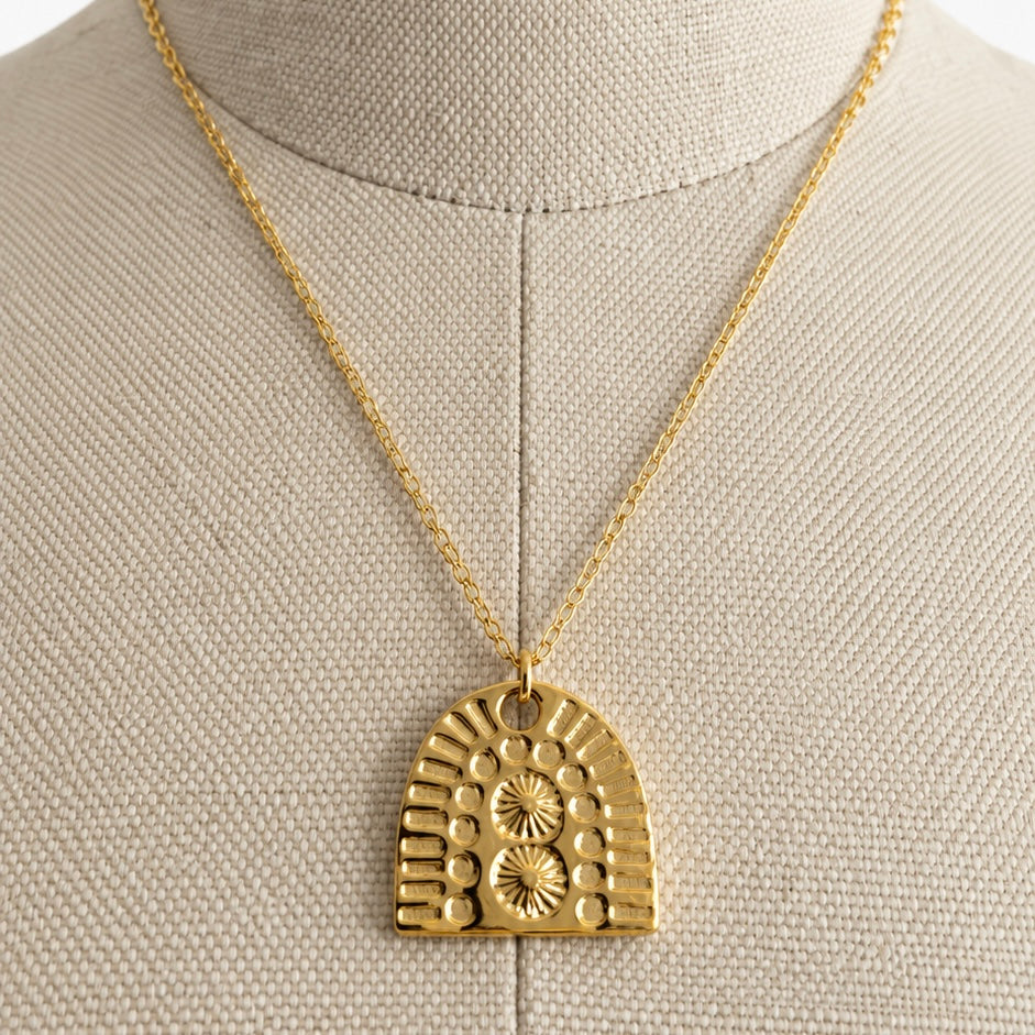 Signature Large Arch Necklace©️