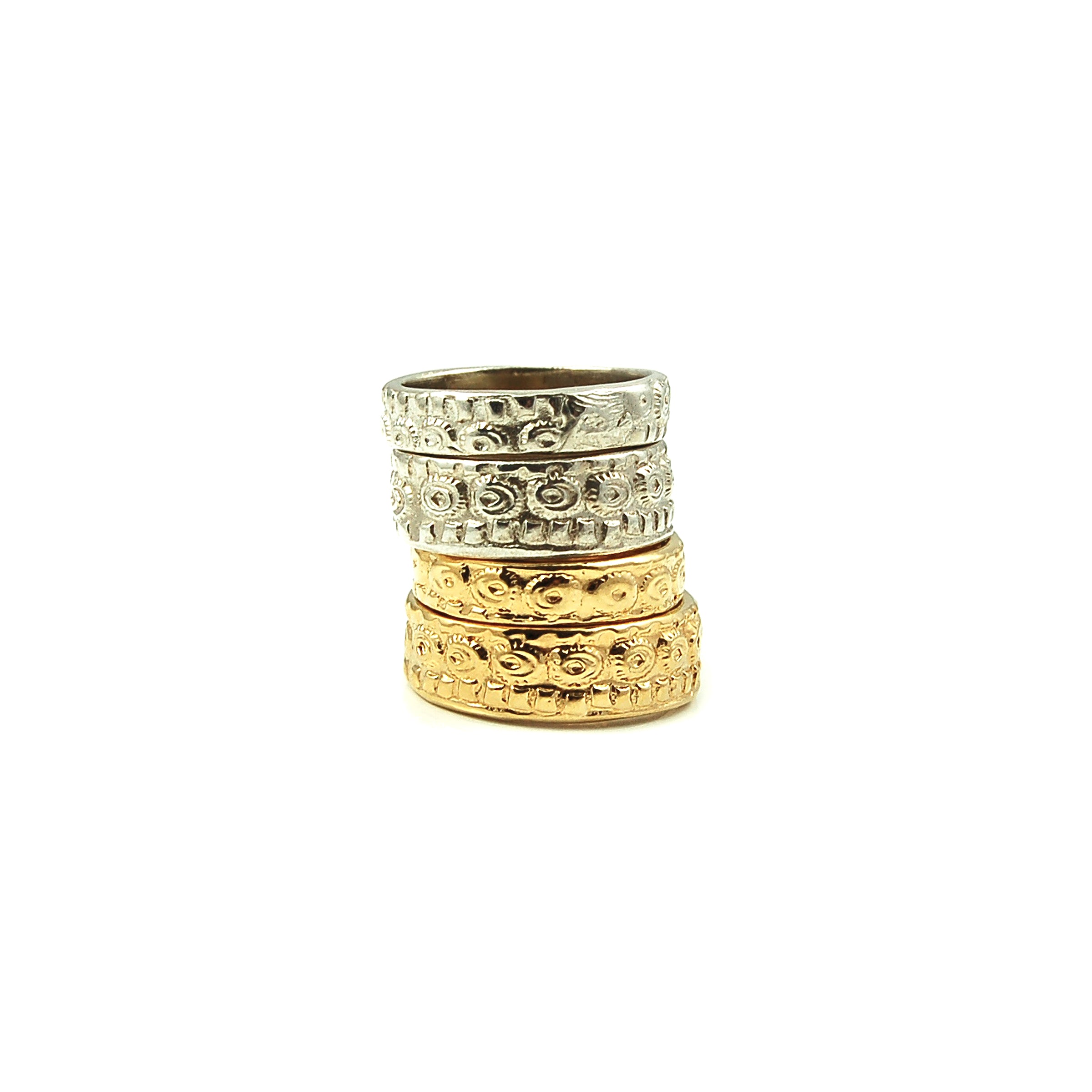 Signature Wide Band Ring ©