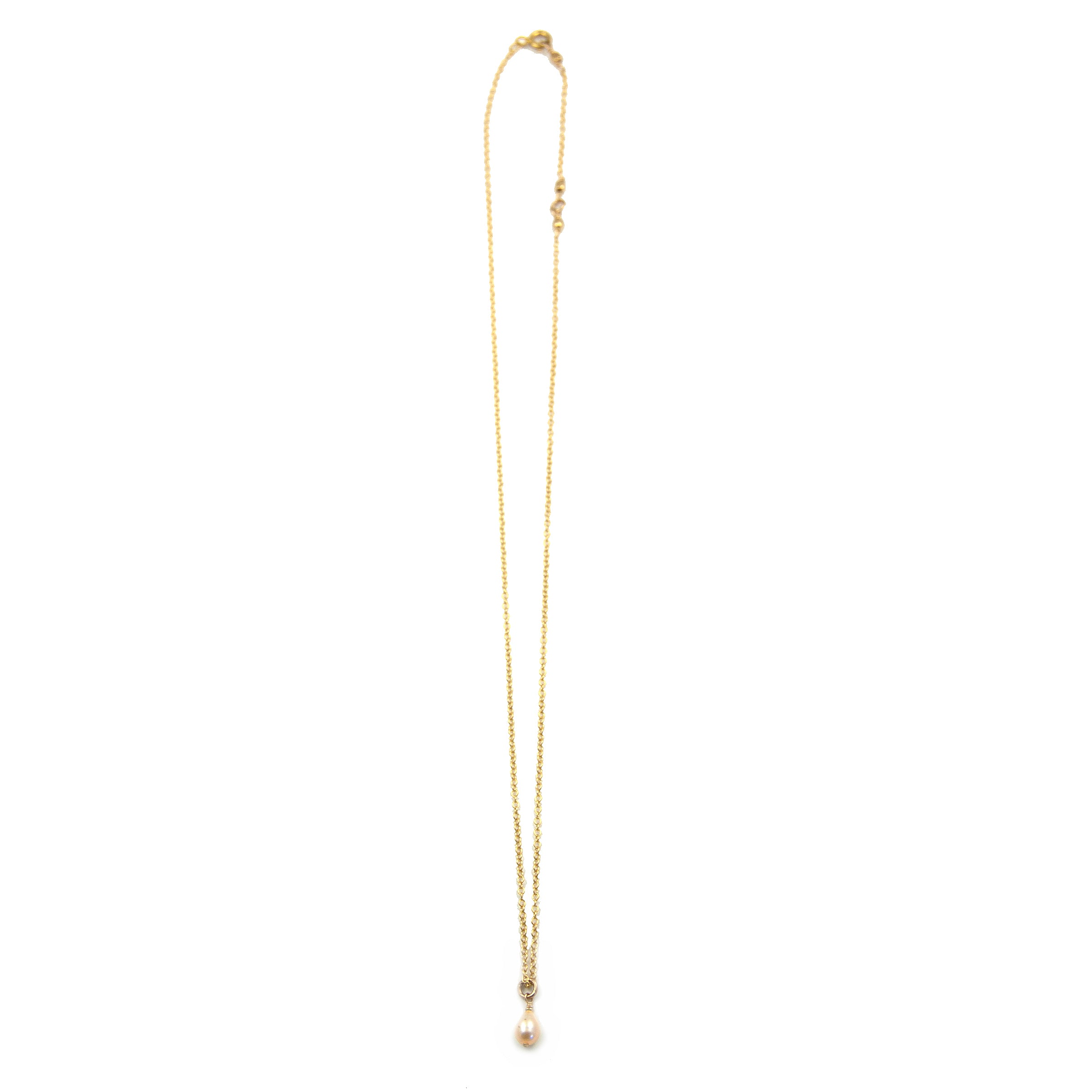 Petitie Pink Pearl Necklace ©